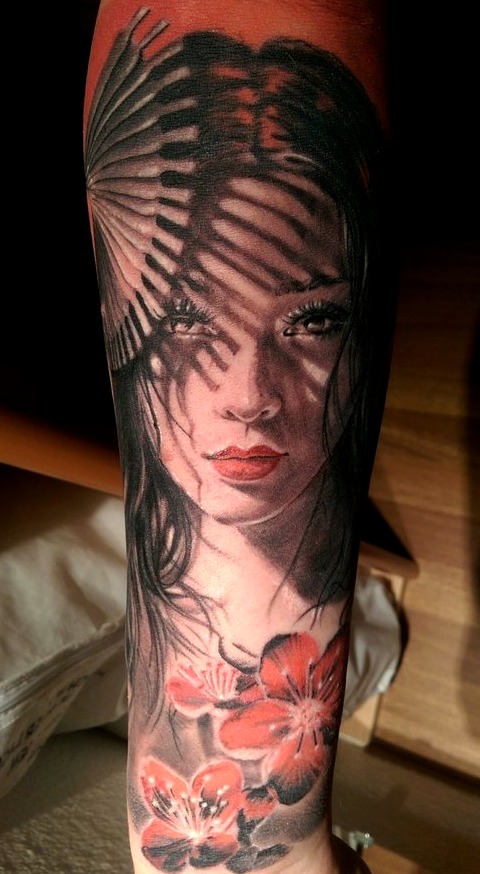 Tattoos de geishas y flores