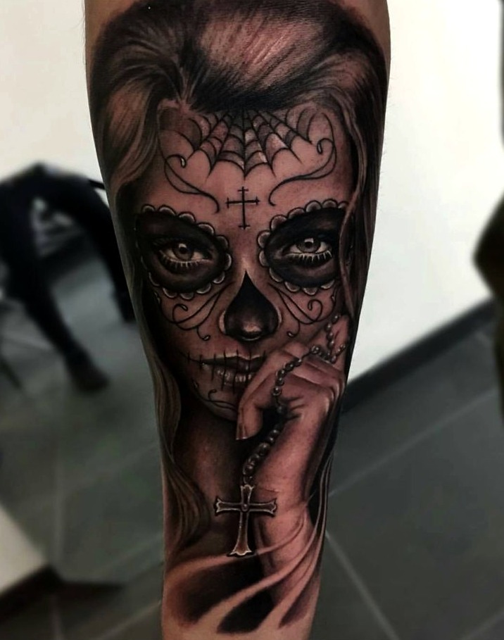 Tatuajes chicanos para mujeres