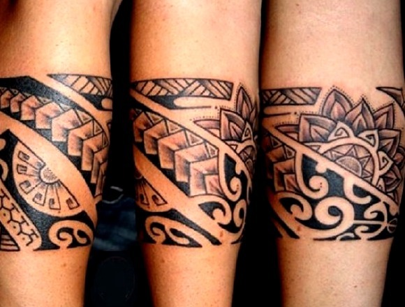 Tatuajes de brazaletes maoríes