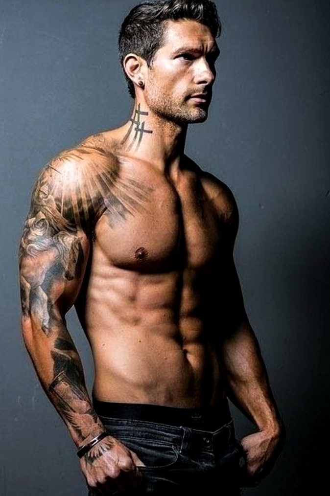 Tatuajes de cruces para hombres