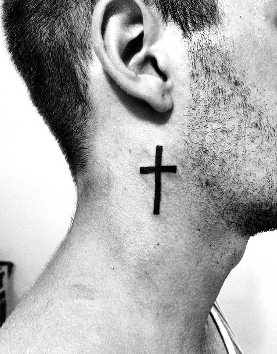 Tatuajes de cruces para hombres