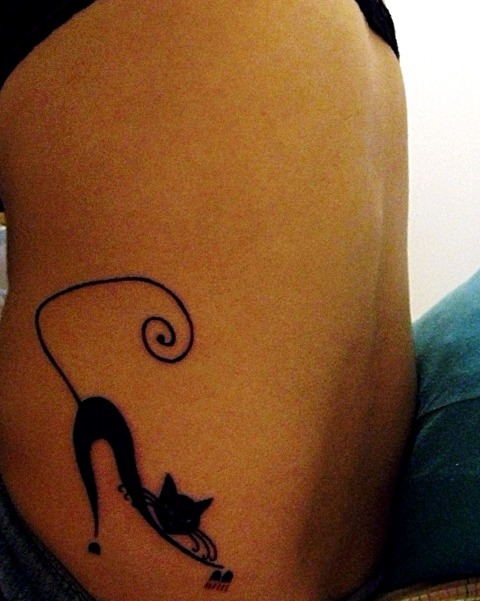 Tatuajes de la silueta de un gatito