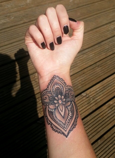 Tatuajes de mandalas en la muñeca