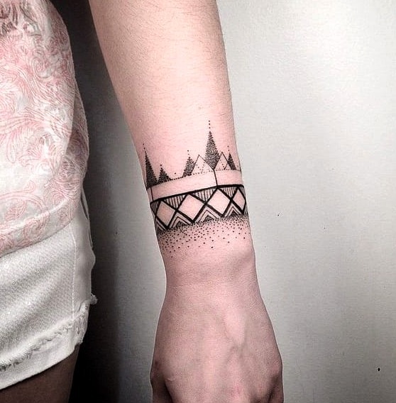 Tatuajes de pulseras en la muñeca