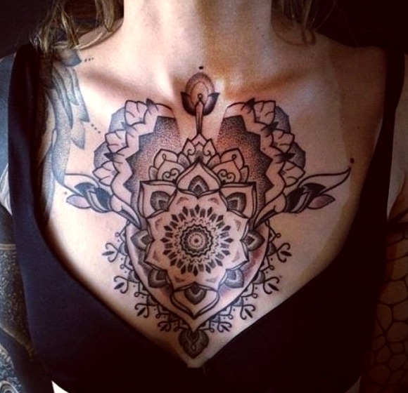 Tatuajes en el pecho