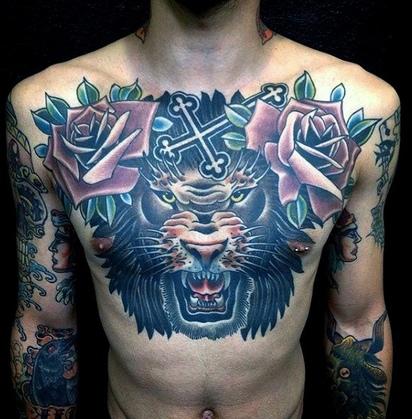 Tatuajes en el pecho