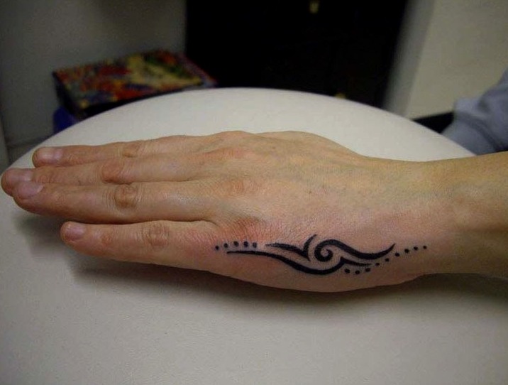 Tatuajes en las manos para mujeres