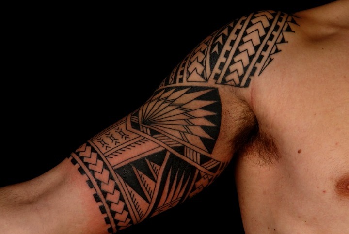 Maori shoulder tattoos