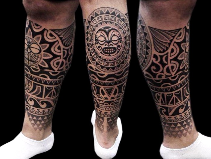 Maori tattoos on the leg