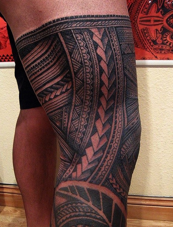 Maori tattoos on the leg